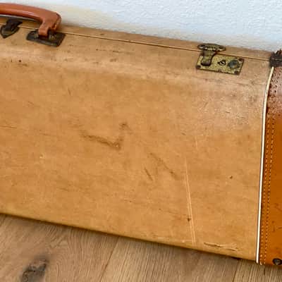 1950's Fender Musicmaster, Duo-Sonic Brown Guitar Case, Great Case for Your Guitar ! ! image 10