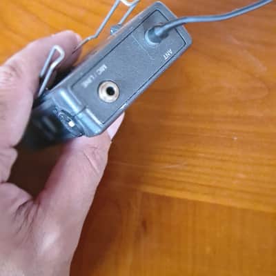 Sennheiser 🎤 Sennheiser ew100 SK 100 Bodypack Transmitter | UHF | 790–822 MHz | 3.5mm | Belt Clip image 5