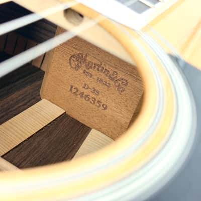 2007 Martin D-35 - Natural image 10