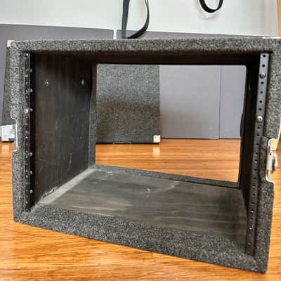 Grundorf 8-Space Gray Carpet Rack Case (8U) image 1