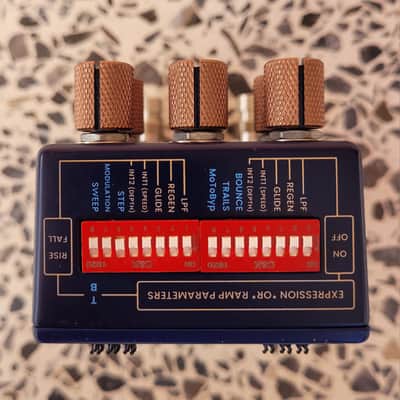 Chase Bliss Audio Thermae Analog Delay and Harmonizer 2018 - Light Blue/Blue image 3