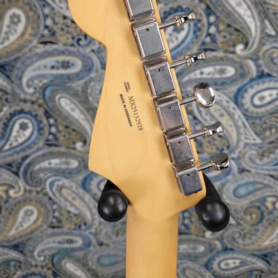 Fender Player Series II Stratocaster SSS Coral Red image 4