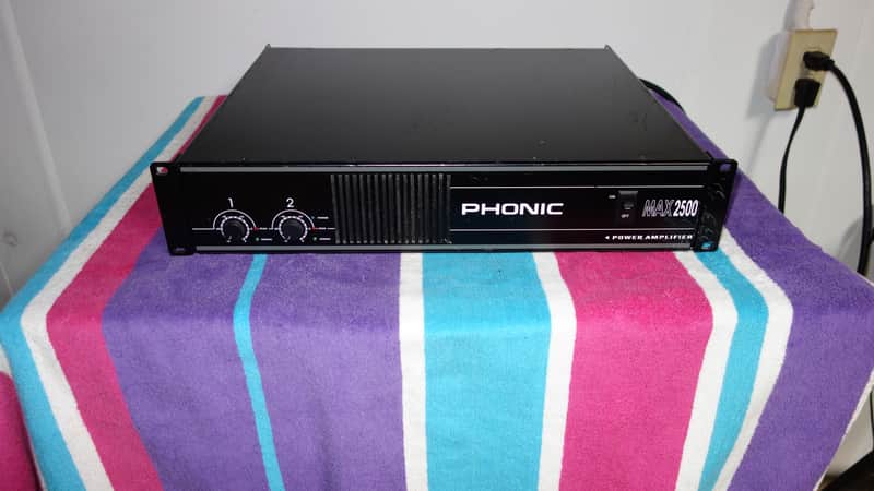 Phonic Max 2500 2 Channel Power Amplifier. 750w/ch @ 4ohm Works