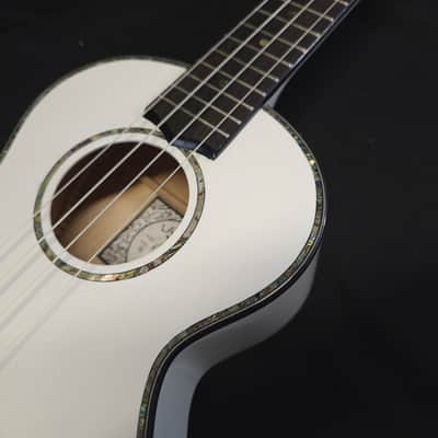 Lanikai Julia Michaels White Pearl Tenor Signature Ukulele w/i ag image 8