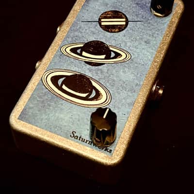 Saturnworks Active 2-way Buffered Splitter / Buffer Tuner Out with Volume Controls for Guitar or Bass Pedal - Handcrafted in California image 1