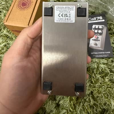 Origin Effects Cali76 Compact Deluxe Compressor Limited Edition - 10th Anniversary 2022 - Laser Engraved Silver image 7
