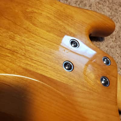 Alvarez Villain 5-String Bass Natural image 6