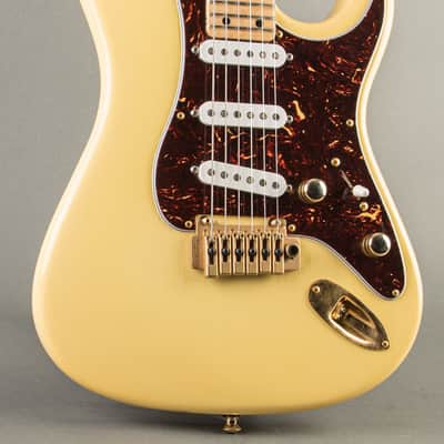 Valley Arts Custom Pro 2000s - Yellow image 2