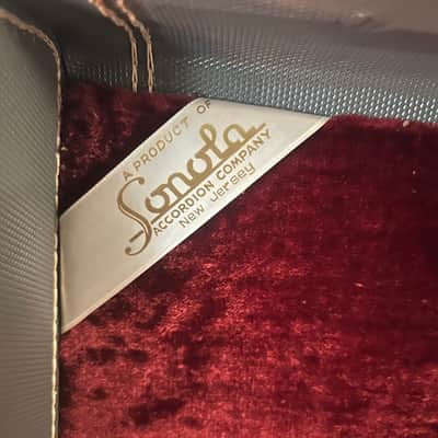 Sonola AA7 full size bass accordion with case fantastic shape image 15