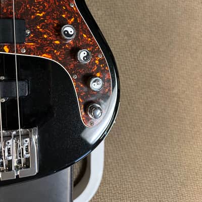 Carvin PB-5 5 String Bass 2015s Black Sparkle image 3