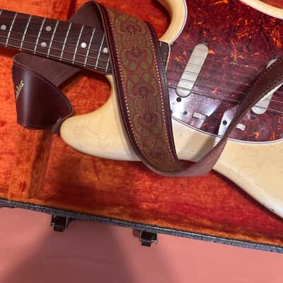 1966 Fender Mustang Guitar with Rosewood Fretboard Olympic White, comes with original case and beautiful $80 strap image 6