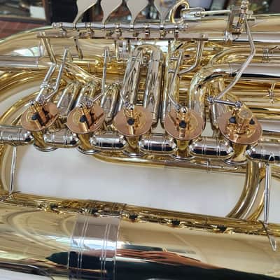 New Alexander 163 CC Tuba, Key of C, Yellow Brass, 5 valves, Lacquered, with Garland image 9