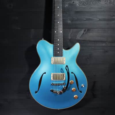 Eastman Romeo LA Celestine Blue Electric Guitar image 2