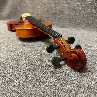 Crescent 4/4 Violin with Case and Bow image 10