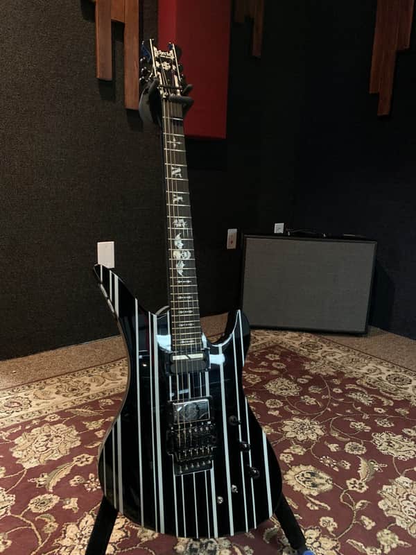 Schecter Synyster Gates Stage Played Custom S Owned by Avenged Sevenfold image 1