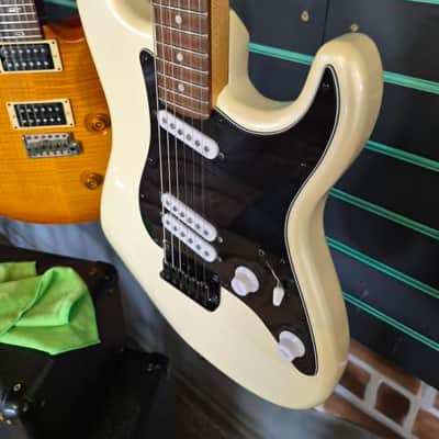 Squier Contemporary Stratocaster Special HT Pearl White 2021 Electric Guitar image 5