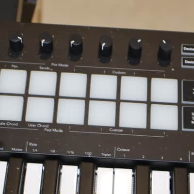 Novation Launchkey 49 MKIV MIDI Keyboard Controller 2024 - Present - Black image 9