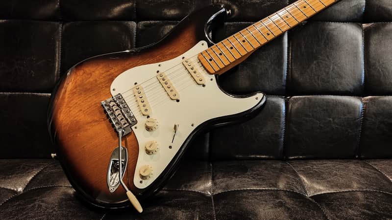 Fender Eric Johnson Stratocaster with Maple Fretboard - 2-Color Sunburst image 1