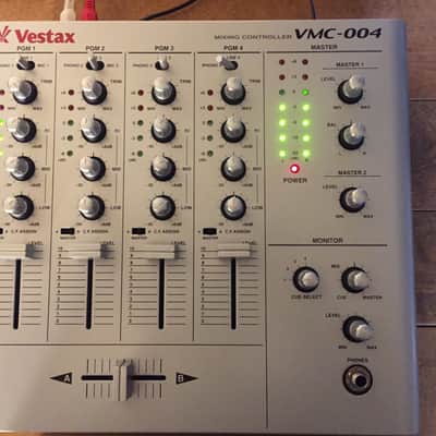 vestax VMC-004 4-channel DJ mixer image 2