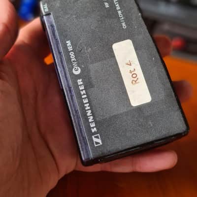 Sennheiser Sennheiser SRC-SAD Stereo Transmitter 790–822 MHz + EW-CAD IEM Receiver – German Tank System image 14