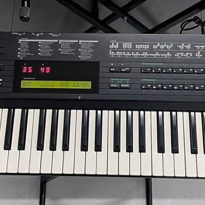 Yamaha DX7IIFD 16-Voice Synthesizer Used In Mint Condition