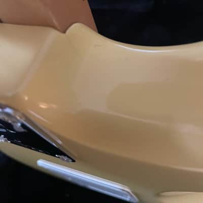 Fender Stratocaster ButtercreamYellow - SSS - Maple Neck + Fender ABS Molded Hard Case image 11