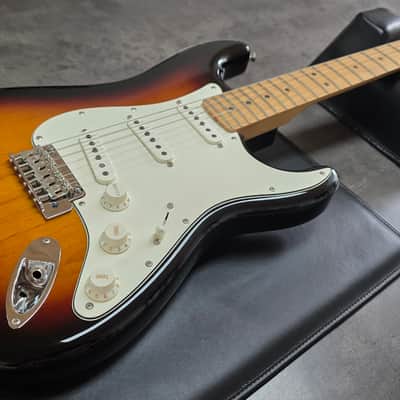 Fender Player Stratocaster Custom Shop Fat 50s BRAND NEW! FSR Limited Special Edition 3 Tone Sunburst Roasted Maple Neck American USA Custom Shop Pickups SSS Strat image 5