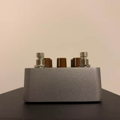 Universal Audio OX Stomp Dynamic Speaker Emulator 2023 - Present - Silver image 5