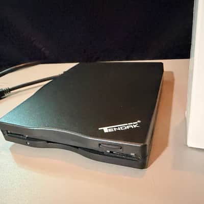 AKAI S01 Vintage Rackmount Sampler + Tendak USB Floppy Drive + New Sony 1.44MB Floppy Disks – Fully Working Classic! image 4