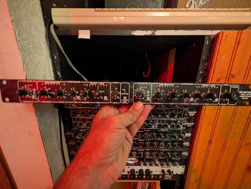 Drawmer DL241 Dual-Auto Compressor with TRS Connectors