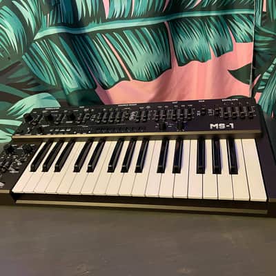 Behringer MS-1 / MS-101 Analog Synthesizer 2019 - 2020 Black