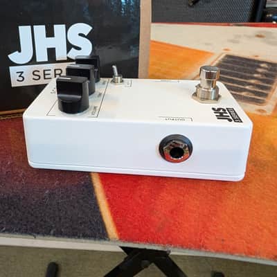 JHS 3 Series Screamer image 3