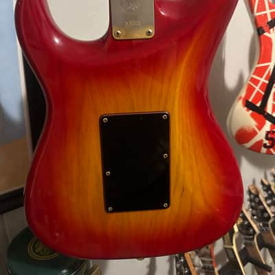 Valley Arts M Series (Steve Lukather) 1990 - Cherry burst image 11