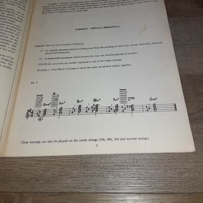 HOWARD ROBERTS - GUITAR MANUAL CHORD MELODY - VINTAGE JAZZ GUITAR MUSIC INSTRUCTIONAL BOOK image 3