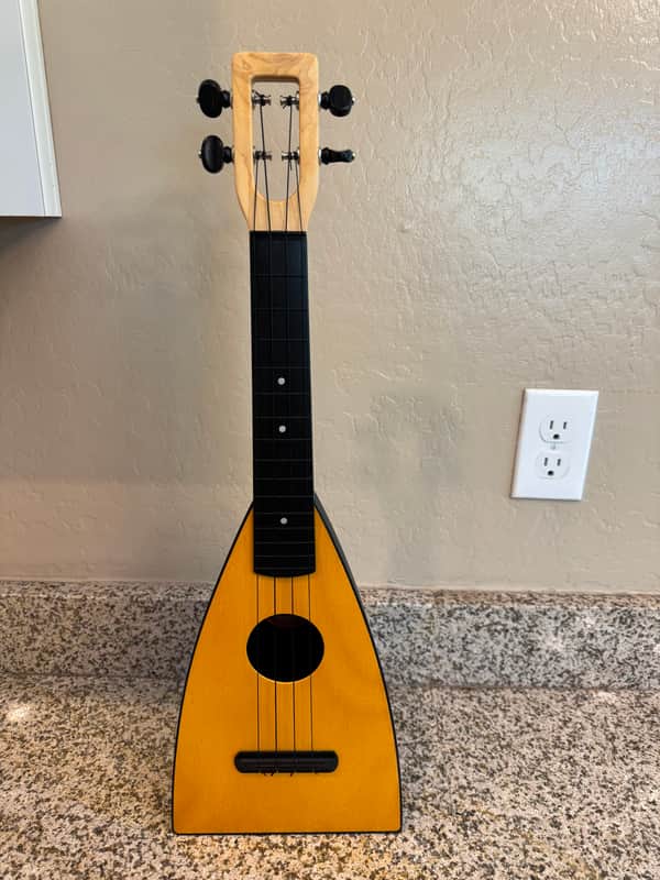 Magic Fluke M-10 Concert Ukulele – Excellent Condition with Gig Bag image 1