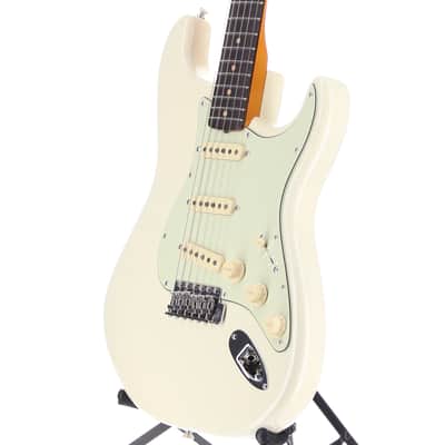 Fender Certified Pre-Owned American Vintage II 1961 Stratocaster, Rosewood Fingerboard, Olympic White (P13) (01465) image 4