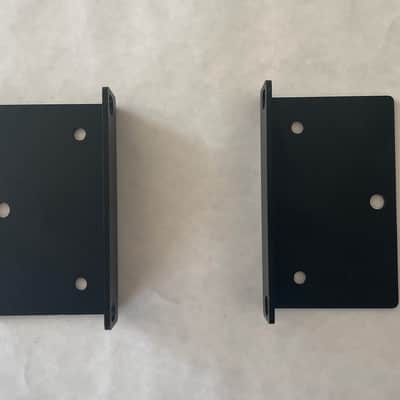 Roland Integra Supporting Rackmount Ears - black powder finish = B-Stock = image 2
