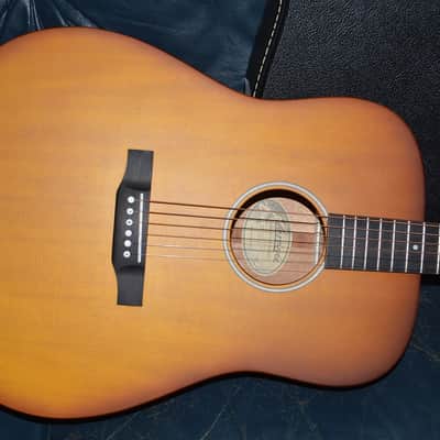 Larrivee Simple 6 Dreadnought Sunburst 2026 - Satin image 4