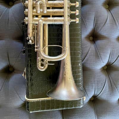 EXTREMELY RARE VINTAGE SILVER PLATED HARRY B JAY COLUMBIA CORNET/TRUMPET (SN 377). image 5