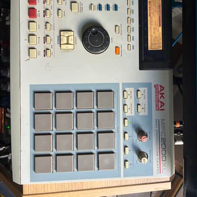 Akai MPC2000XL MIDI Production Center 2000 - 2005 - Grey