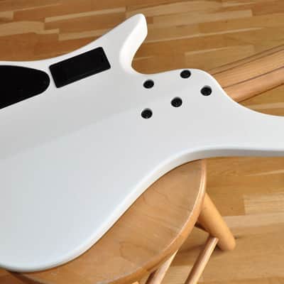 IBANEZ EHB1000 PWM Pearl White Matte / 4-String / EHB Ergonomic Headless Bass Series / EHB1000 PWM / I231008588 image 10