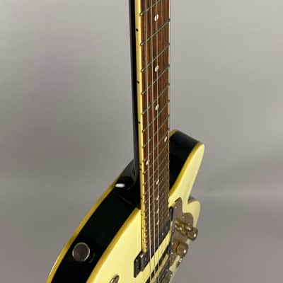 Duesenberg Carl  Carlton  Signature Model! in Cadillac Green , with Tremelo and Original Duesenberg Hardshell Case image 10