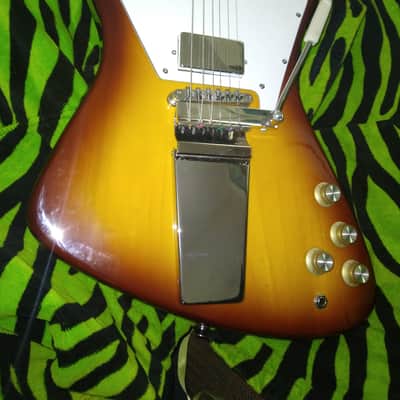Cozart Firebird Style 2000's - Honeyburst Cozart Firebird-Style Killer Player in Beautiful Honeyburst, Pro Setup, Gigbag image 11