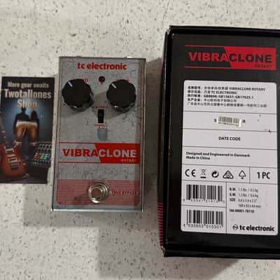 TC Electronic Vibraclone Rotary Speaker Simulator Chorus/Tremolo Pedal w/ Original Box image 9