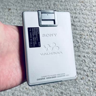 Sony WM-EX910 Walkman Cassette Player, Excellent Silver ! Working ! image 3