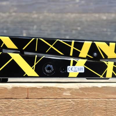 Dunlop EVH95 Cry Baby Eddie Van Halen Signature Wah Wah Guitar Effect Pedal image 5