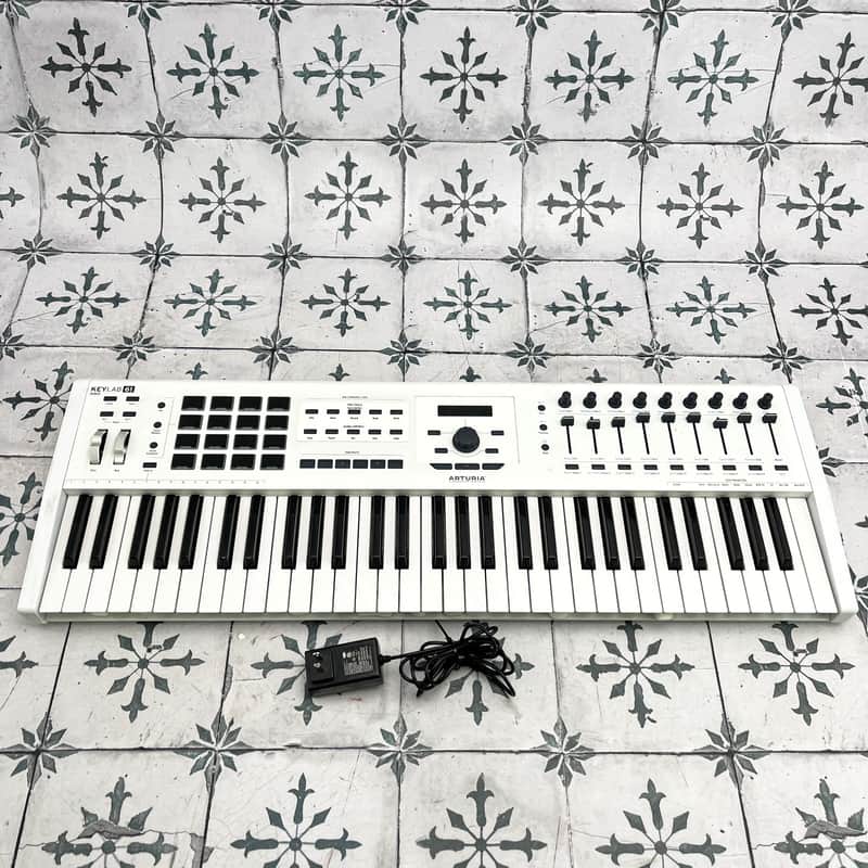 Arturia KeyLab 61 MkIII MIDI Controller image 1