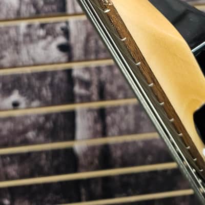 *B-STOCK* KALA UBASS-SB5-BK-FL Solid Body 5 String Fretless U-Bass Black image 9