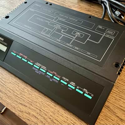 Yamaha TX7 - Classic 1985 FM Synth - DX7 - Excellent!