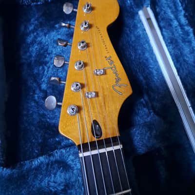 Fender Modern Player Stratocaster HSS - Olympic White image 2